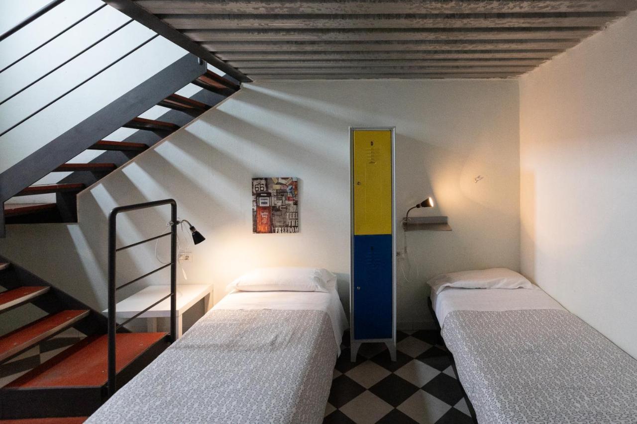 Fabric Hostel Portici Exteriör bild